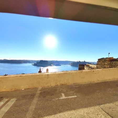 Ripple 23 Savynomad Harbour Residences La La Valletta Esterno foto