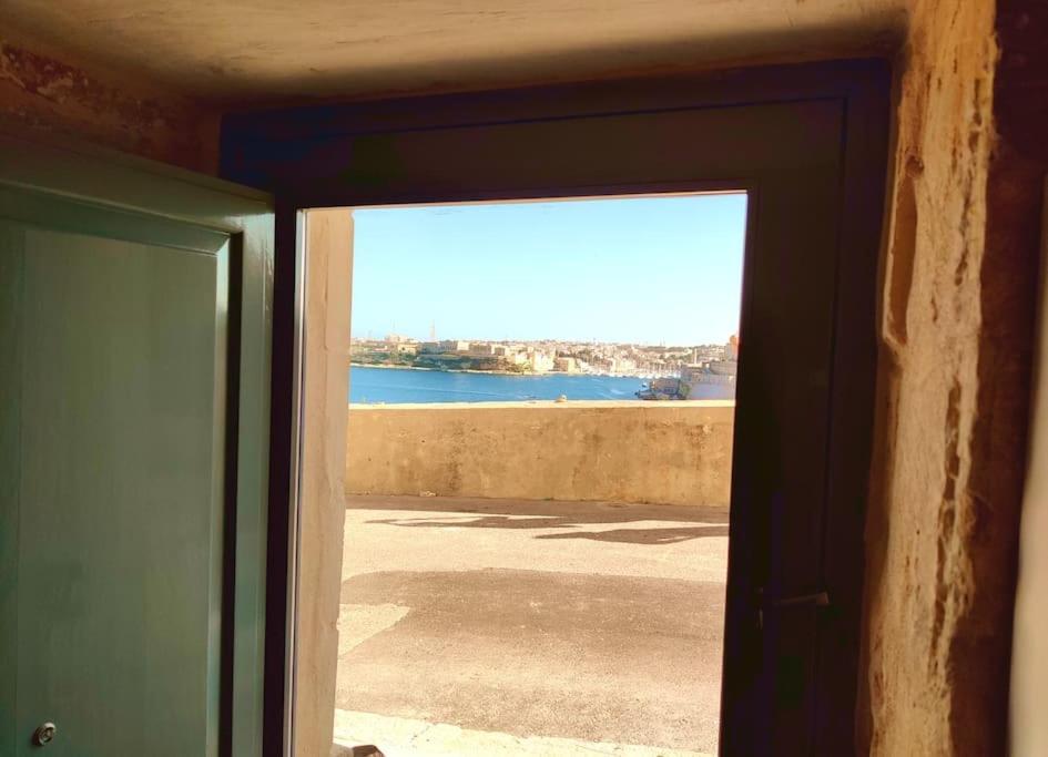 Ripple 23 Savynomad Harbour Residences La La Valletta Esterno foto