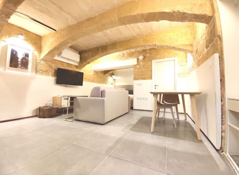Ripple 23 Savynomad Harbour Residences La La Valletta Esterno foto