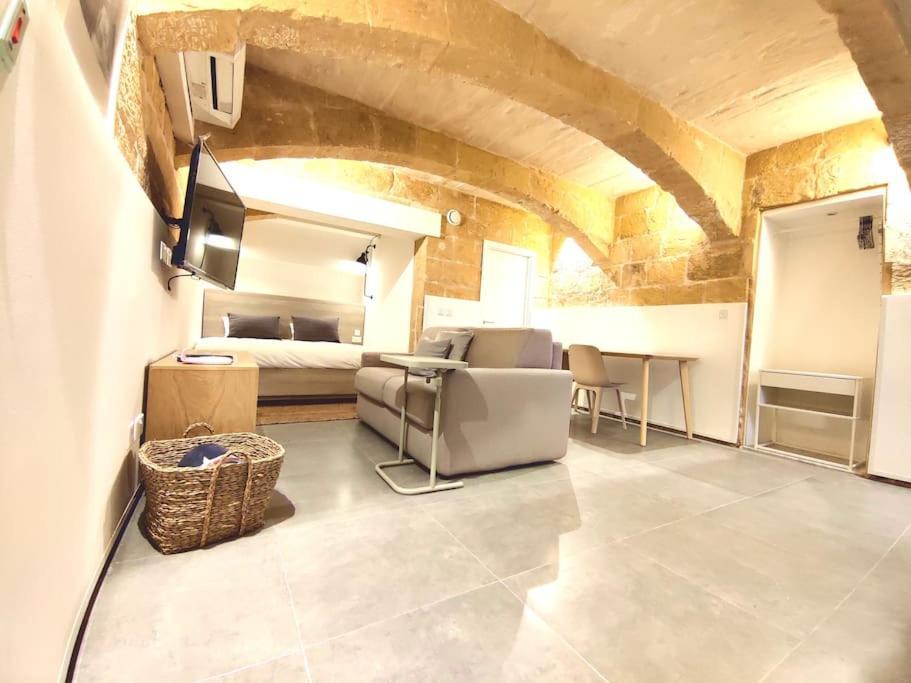Ripple 23 Savynomad Harbour Residences La La Valletta Esterno foto