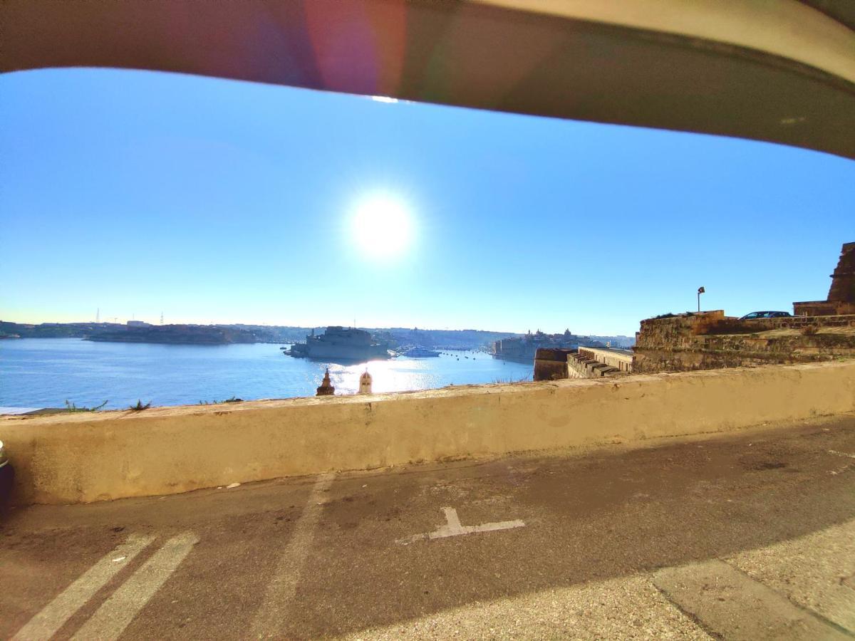 Ripple 23 Savynomad Harbour Residences La La Valletta Esterno foto